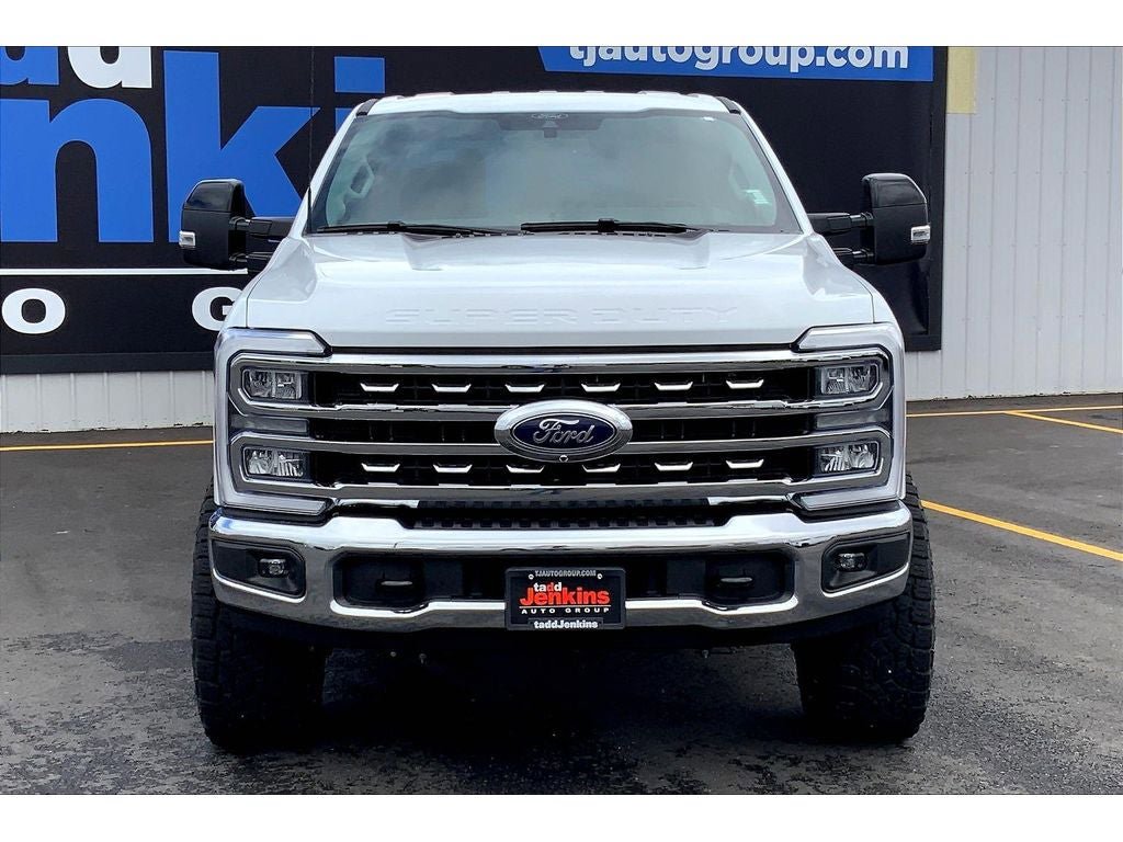 Used 2025 Ford F350 Lariat AWD/4WD image 3