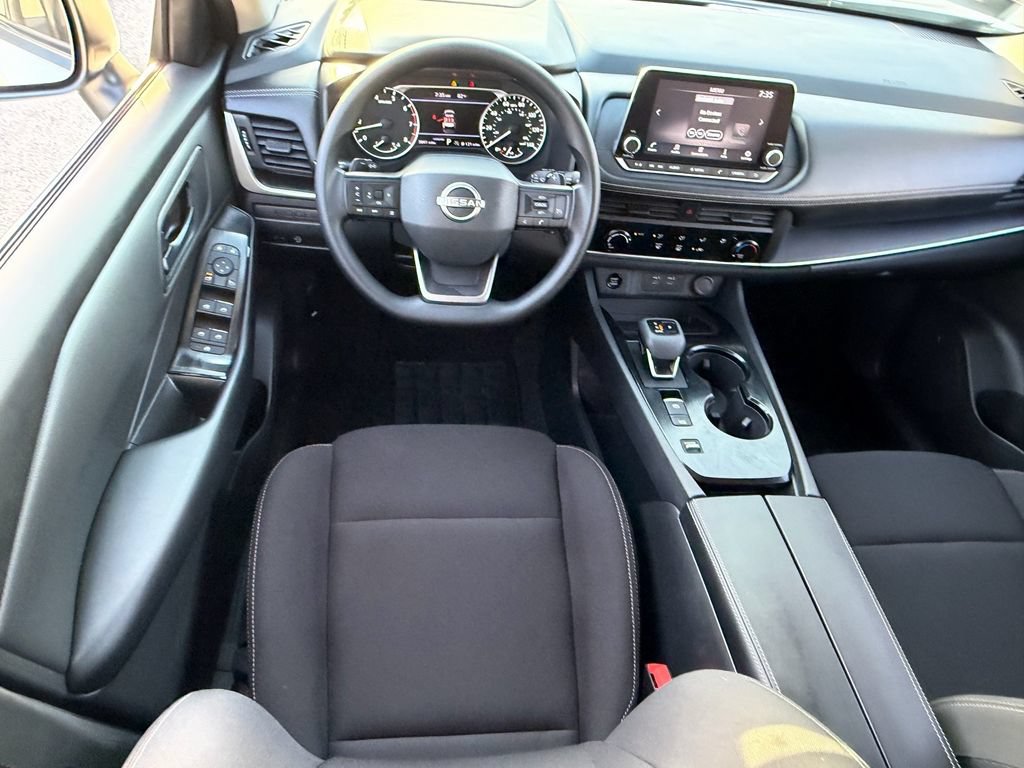 Used 2025 Nissan Rogue S FWD image 13
