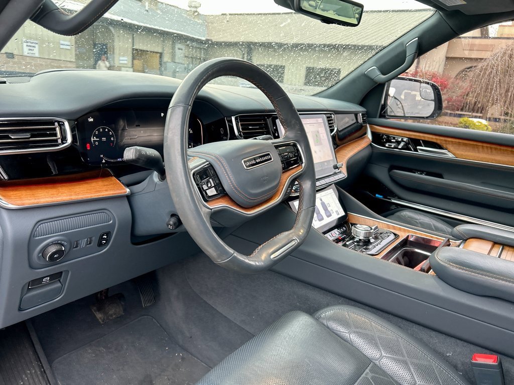 Used 2022 Jeep Grand Wagoneer Series III w/ Rear Seat Video Group 1 image 6