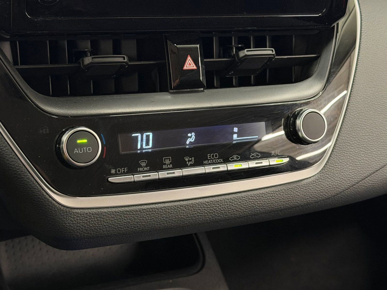 Used 2025 Toyota Corolla LE image 25