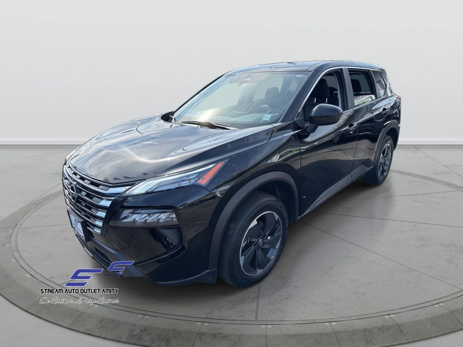 Used 2024 Nissan Rogue SV image 3