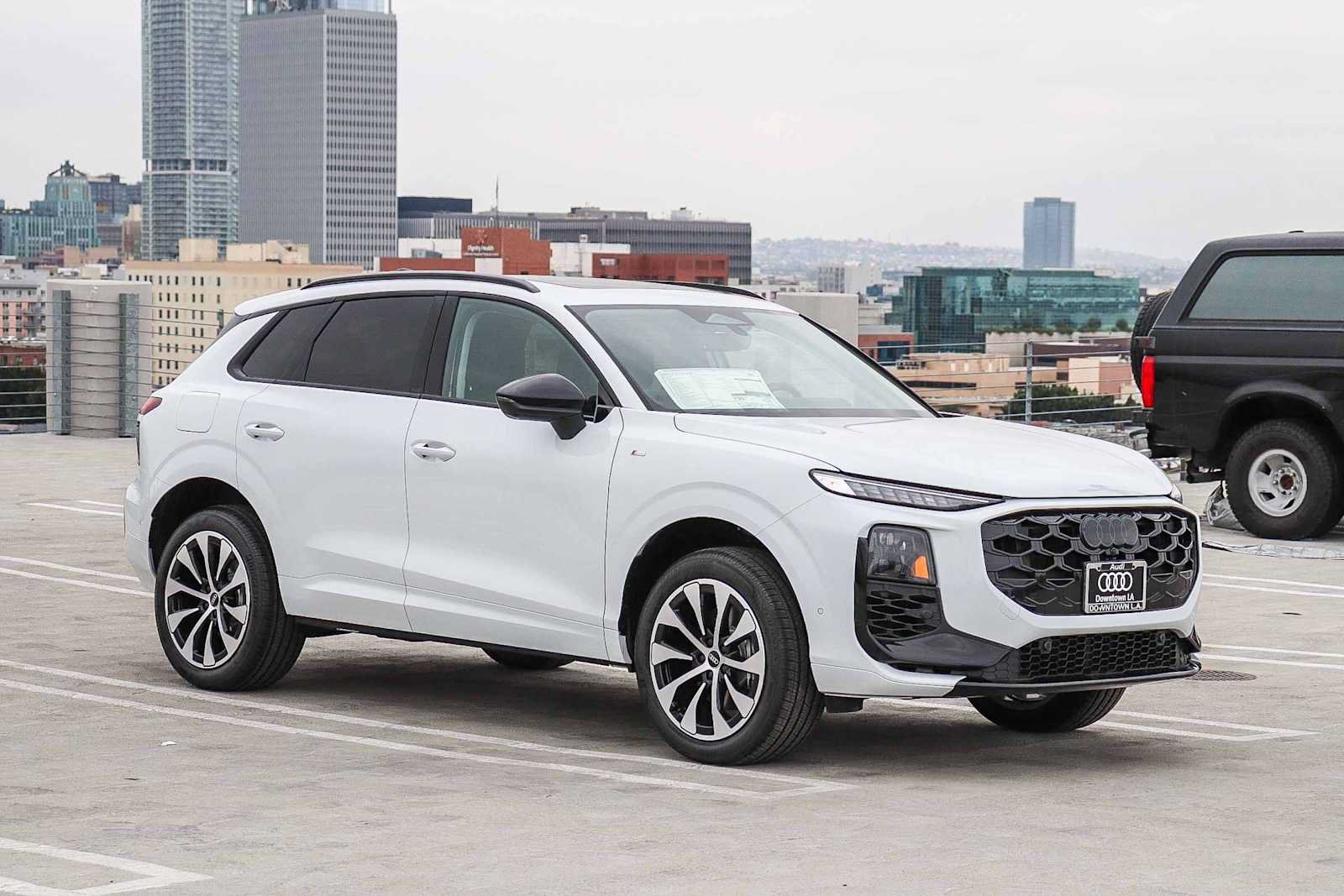 New 2026 Audi Q3 quattro 2.0T AWD/4WD image 3
