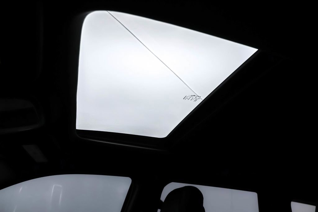 Used 2022 Jeep Grand Cherokee Limited image 8