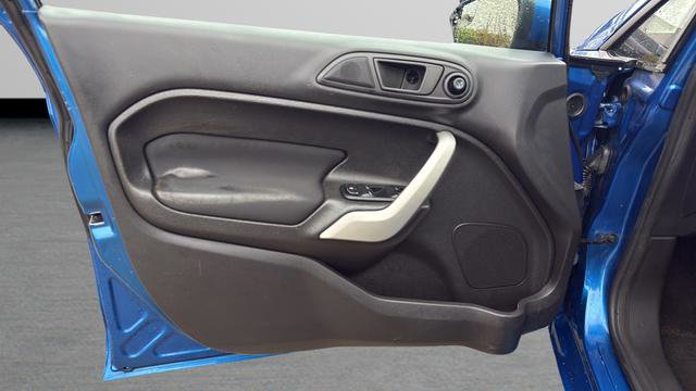 Used 2011 Ford Fiesta SE w/ 203A Rapid Spec Order Code image 10
