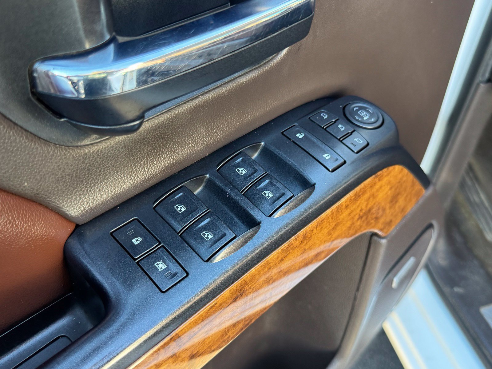 Used 2016 Chevrolet Silverado 3500 High Country w/ Duramax Plus Package AWD/4WD image 13