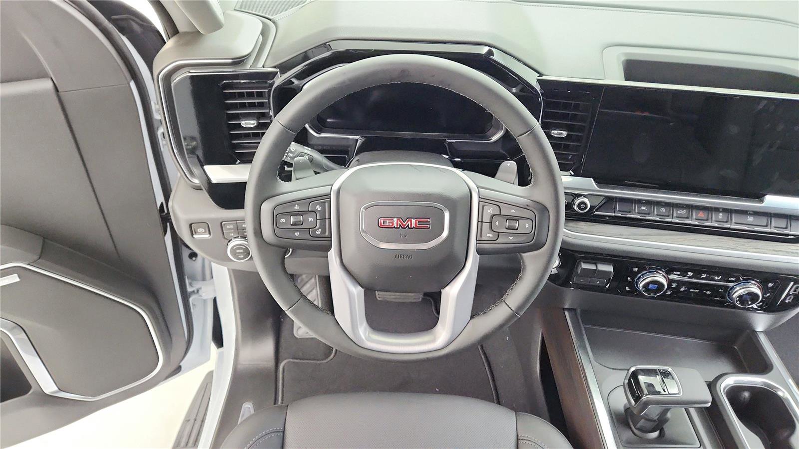 New 2026 GMC Sierra 1500 SLT AWD/4WD image 16