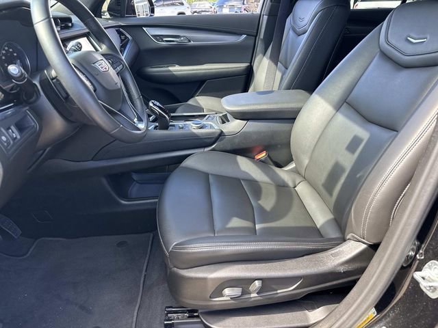 Used 2025 Cadillac XT6 Luxury image 19