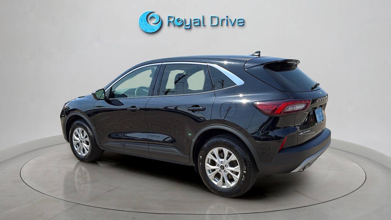 Used 2024 Ford Escape Active AWD/4WD image 4
