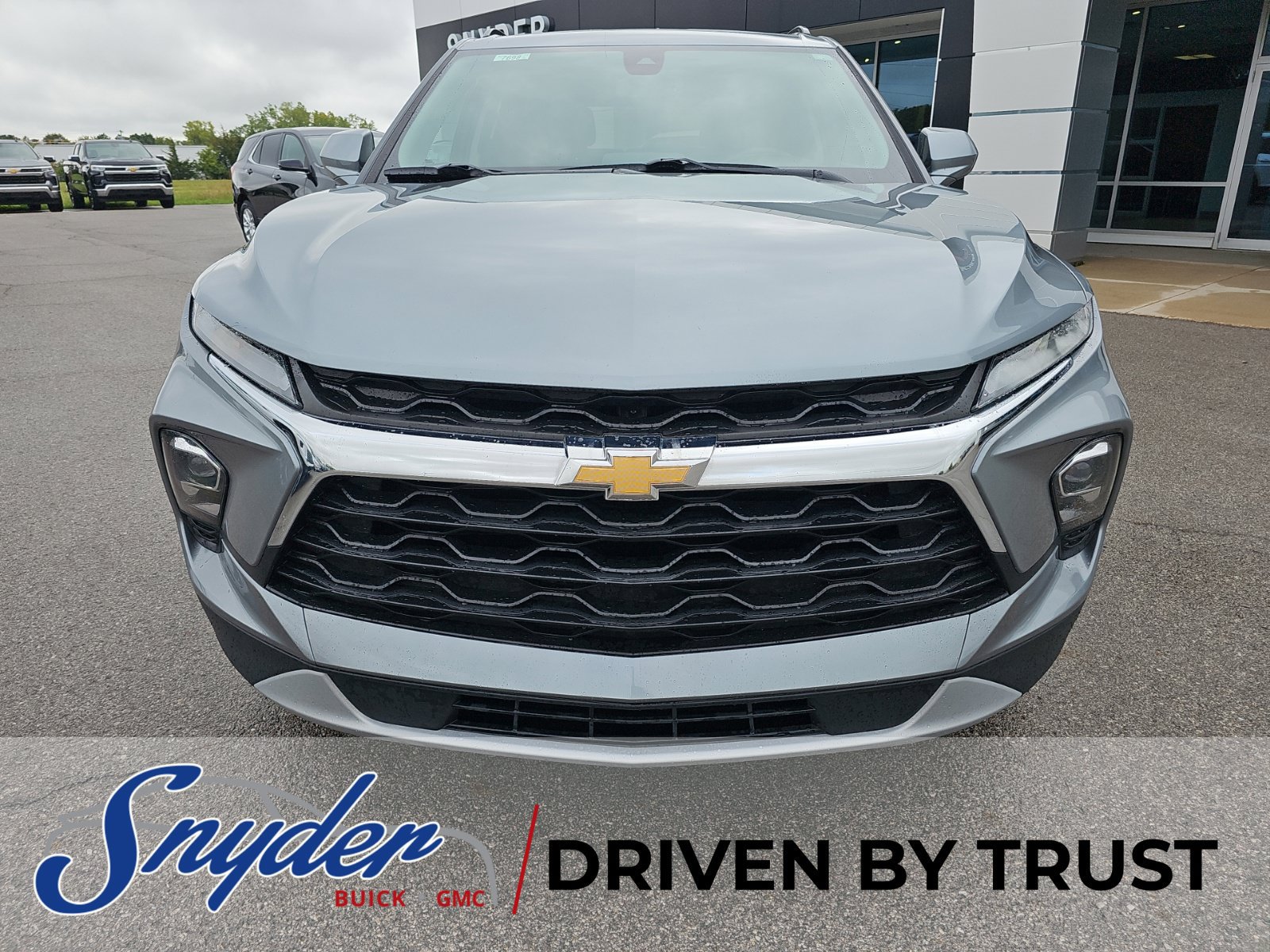Used 2024 Chevrolet Blazer LT w/ Convenience Package FWD image 2