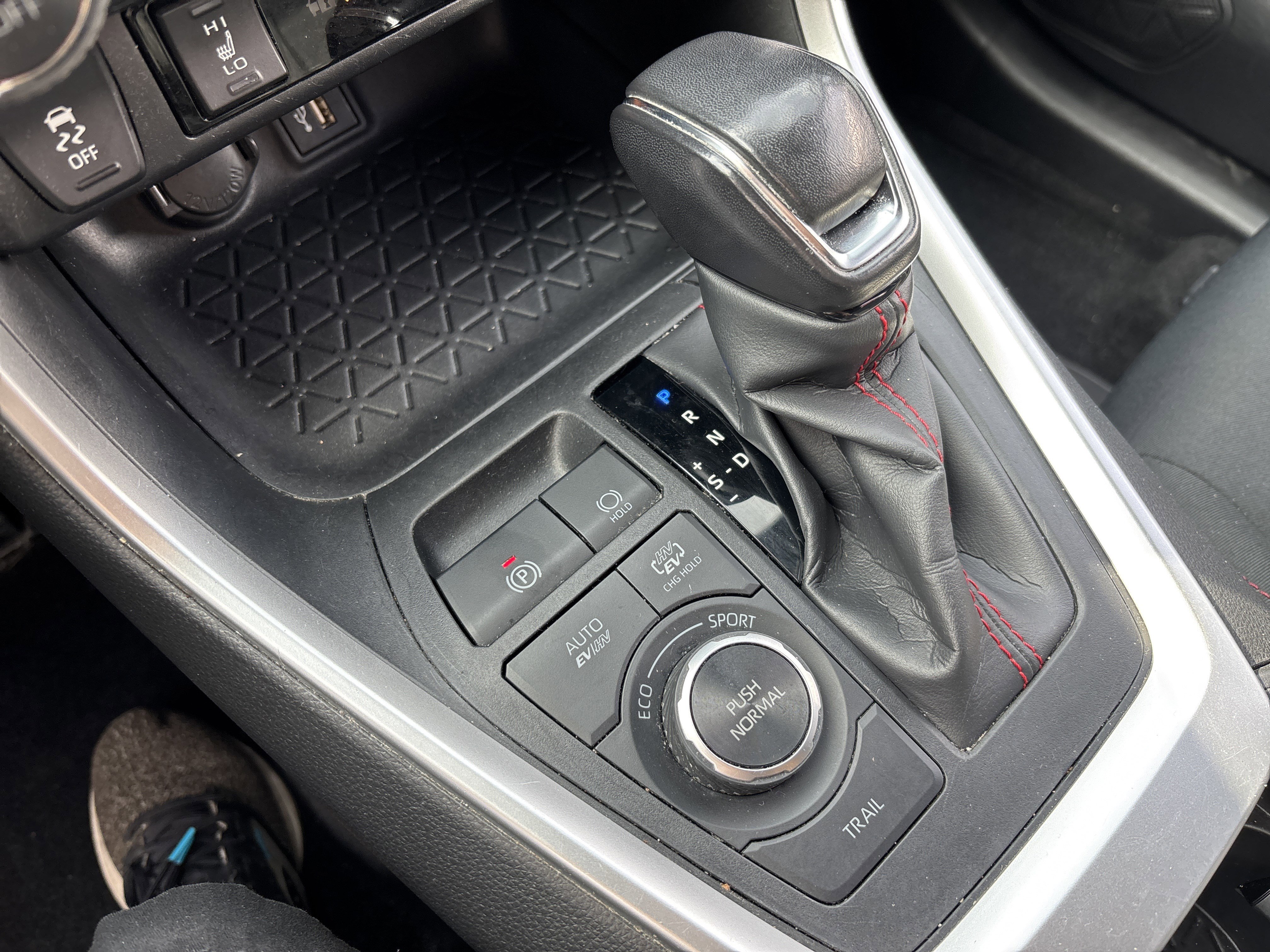 Used 2023 Toyota RAV4 SE AWD/4WD image 24