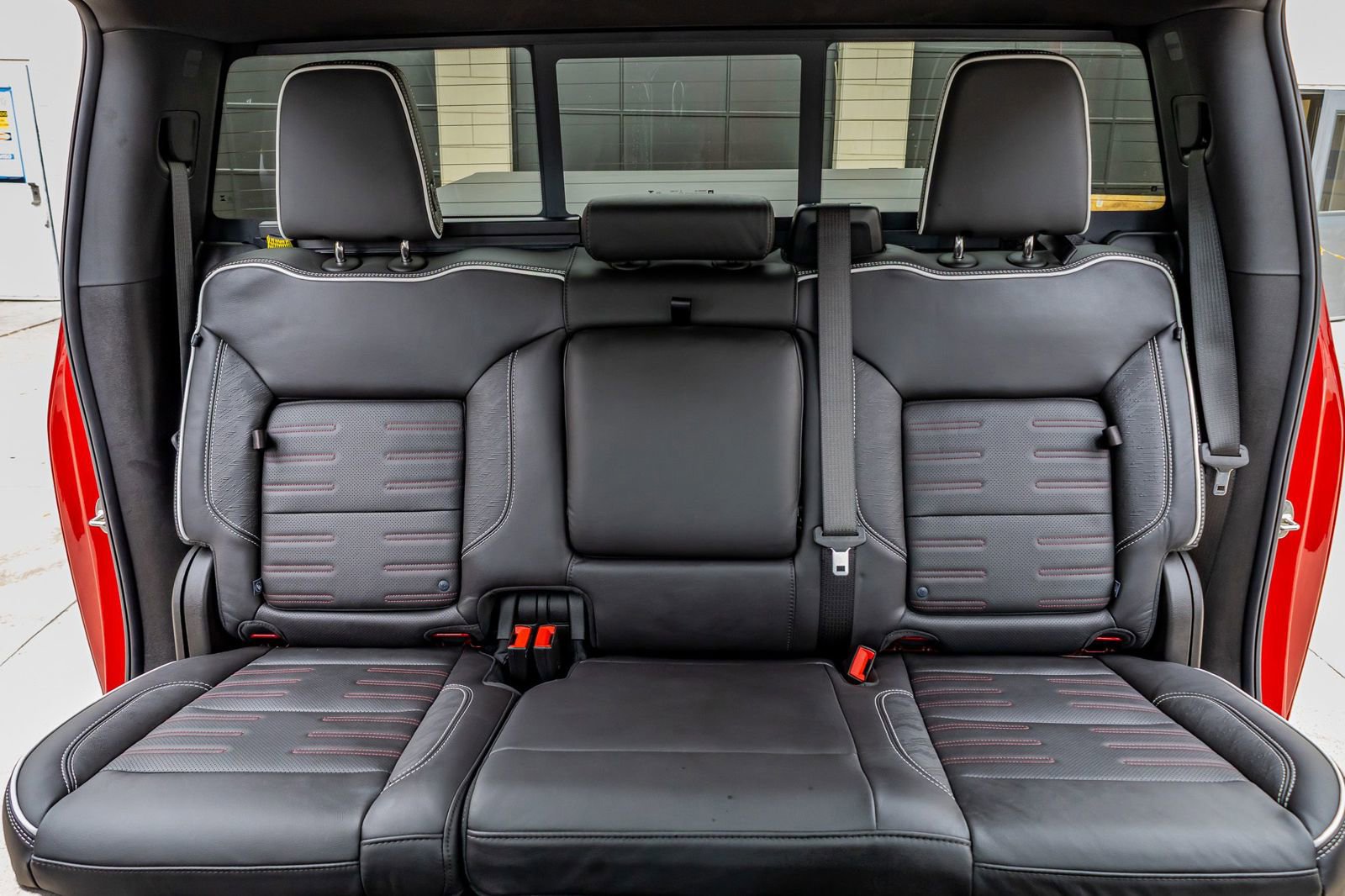 Used 2025 GMC Sierra 2500 AT4X image 34