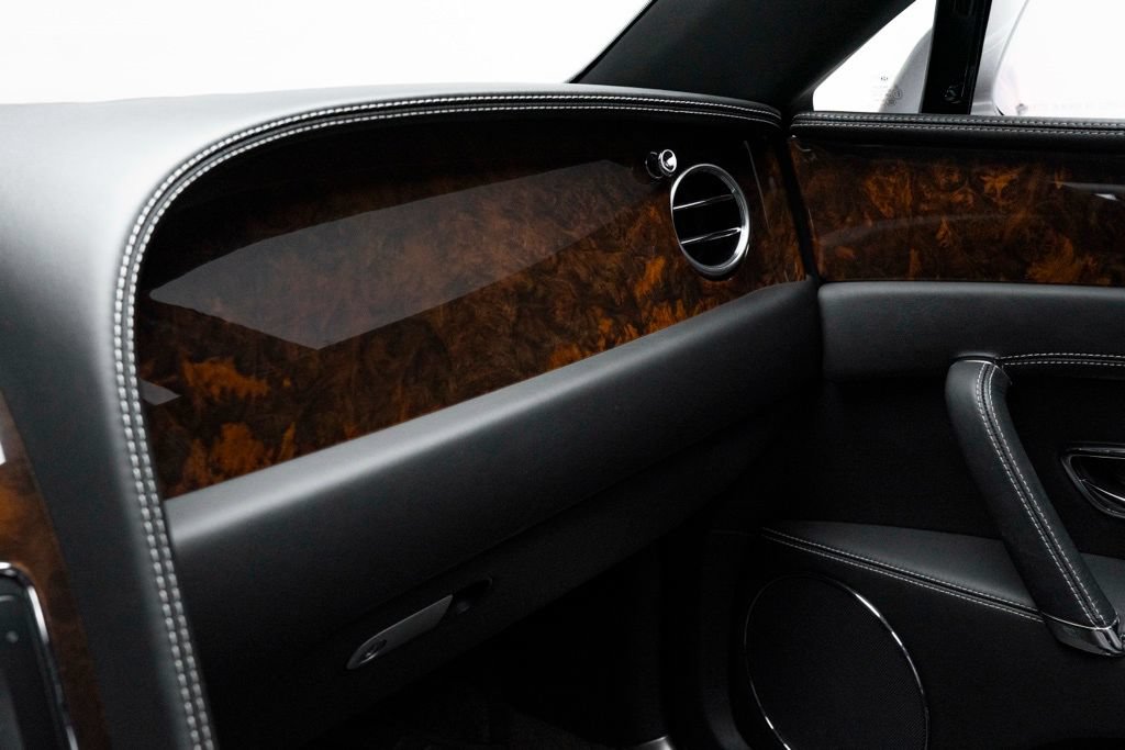 Used 2014 Bentley Flying Spur W12 AWD/4WD image 48