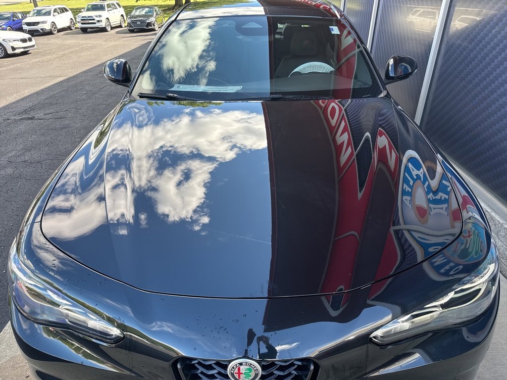 New 2025 Alfa Romeo Giulia AWD w/ Driving Assist Package image 5
