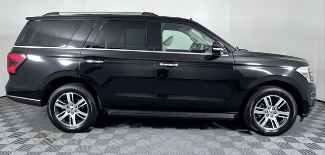 Used 2024 Ford Expedition Limited image 9