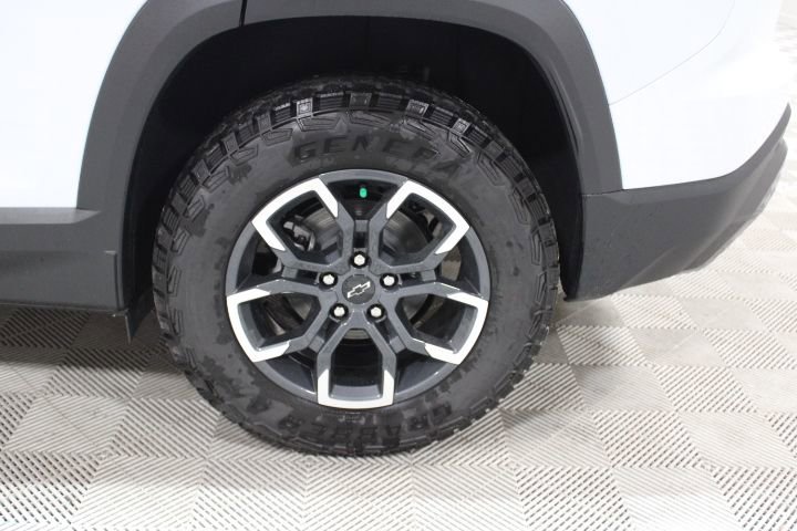 New 2026 Chevrolet Equinox ACTIV AWD/4WD image 42