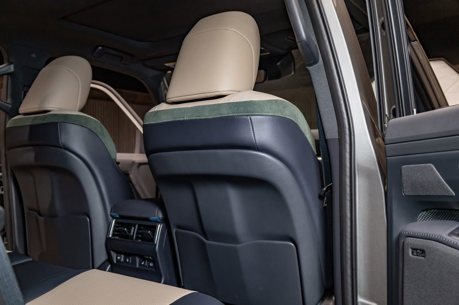 Used 2025 Lexus GX 550 image 21