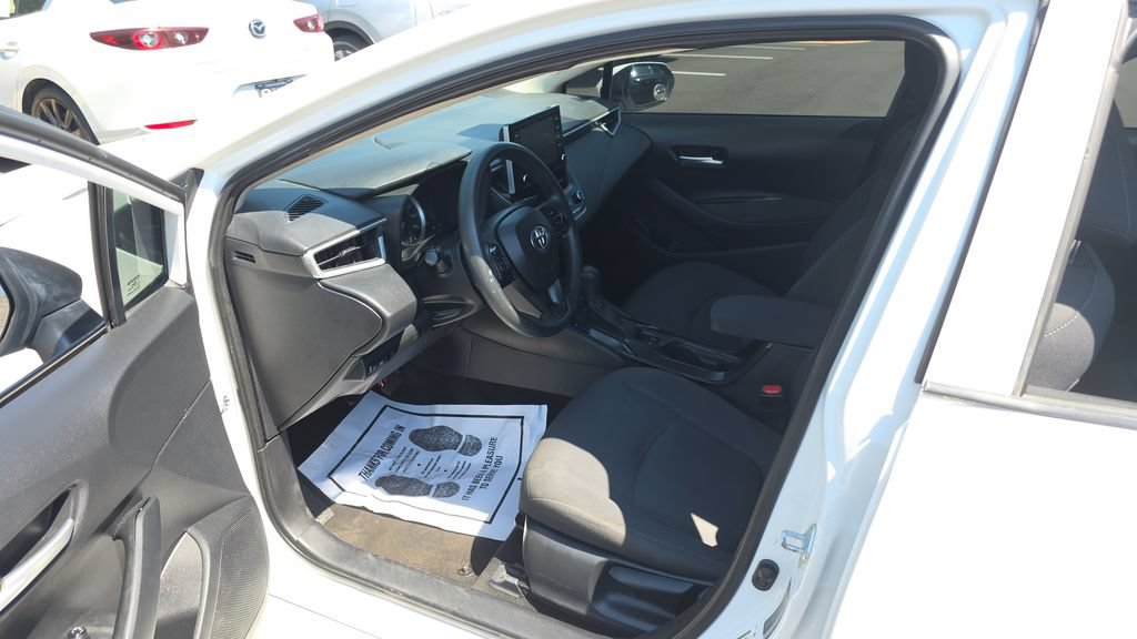 Used 2021 Toyota Corolla LE FWD image 22