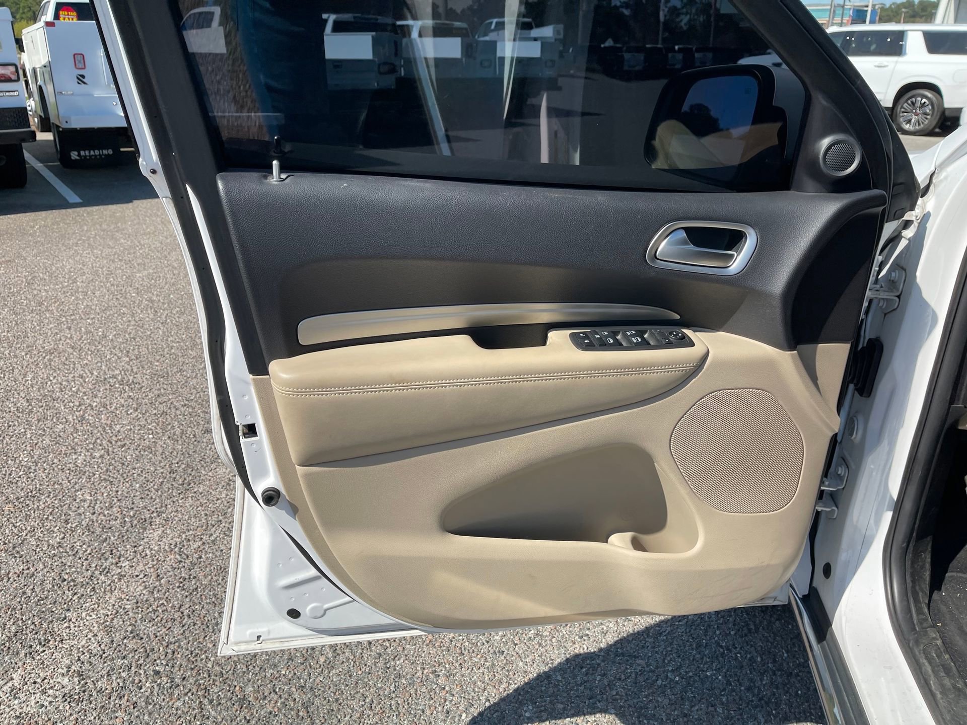 Used 2019 Dodge Durango SXT w/ 3rd Row Seating Group image 11