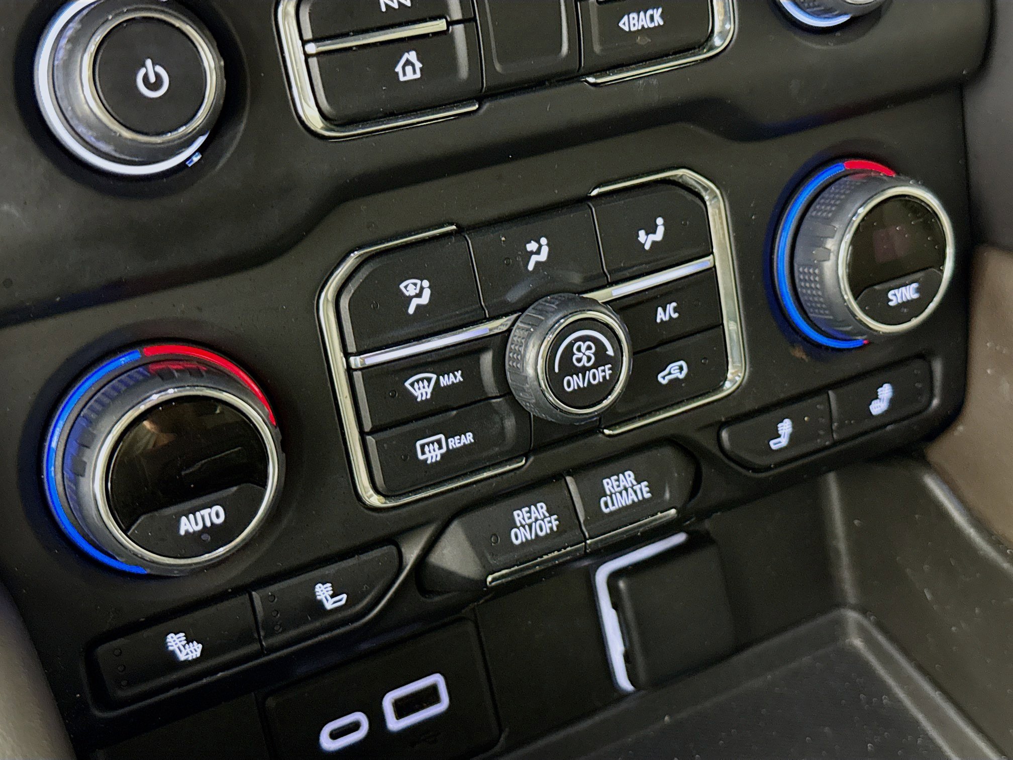 Used 2022 Chevrolet Suburban Z71 w/ Z71 Off-Road Package image 19