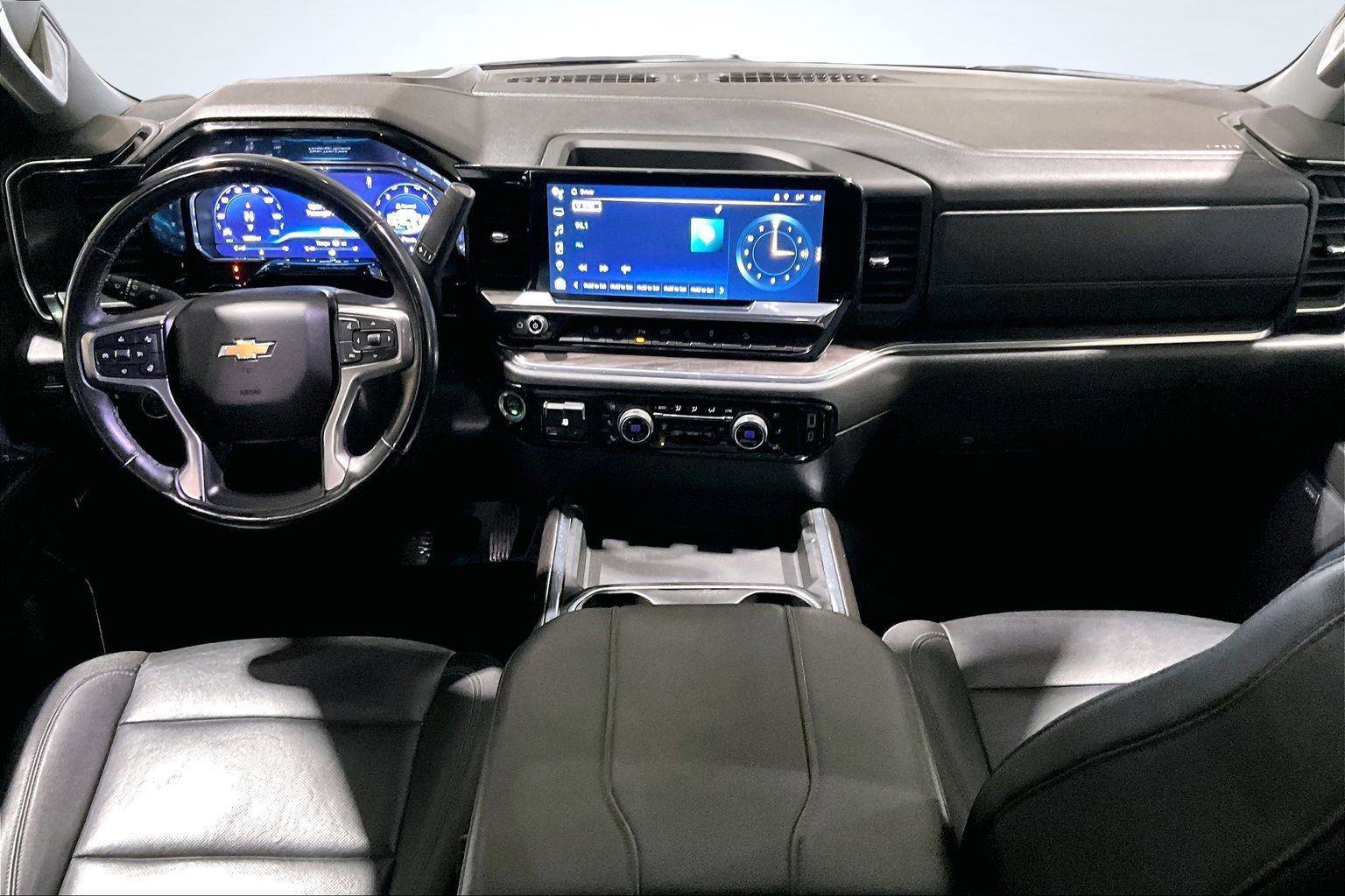 Used 2024 Chevrolet Silverado 2500 LTZ w/ LTZ Convenience Package image 18