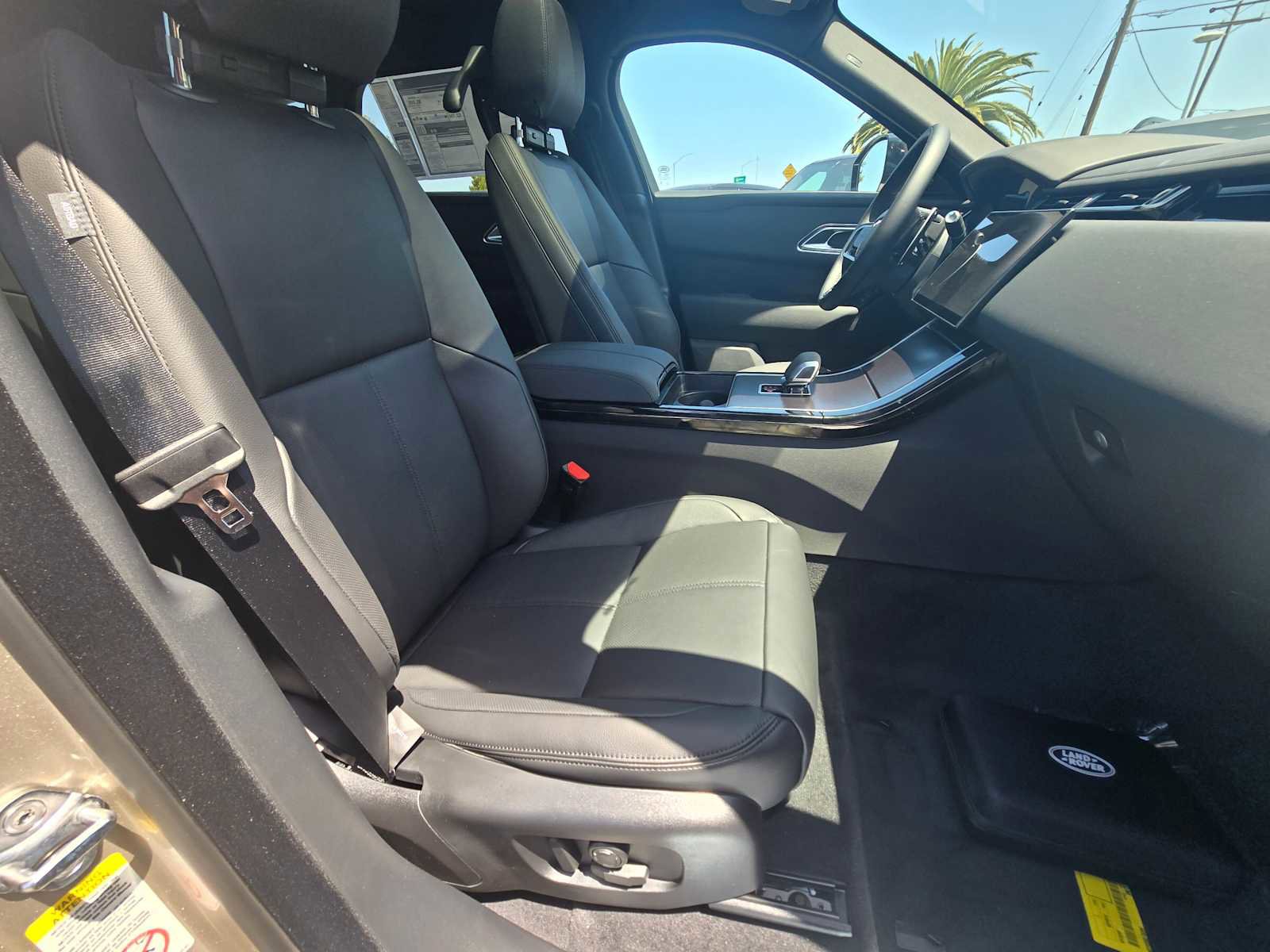 Certified 2026 Land Rover Range Rover Velar Dynamic SE image 11