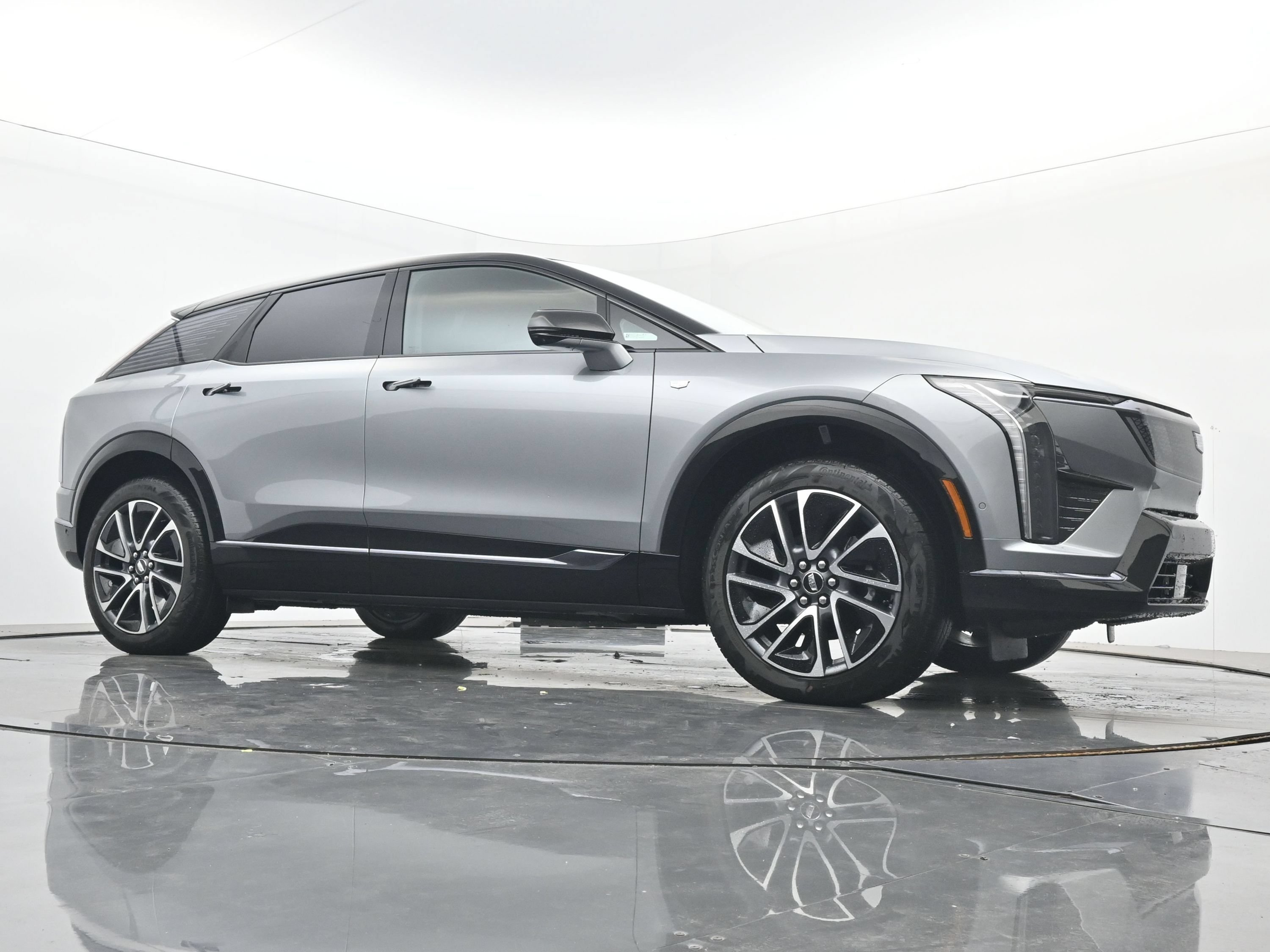 New 2026 Cadillac Optiq Sport 2 w/ LPO, Floor Liner Package AWD/4WD image 21