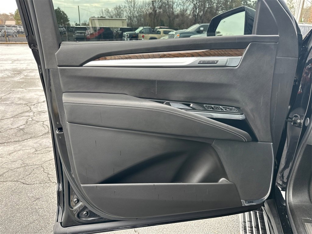 Used 2025 Cadillac Escalade Sport Platinum image 10