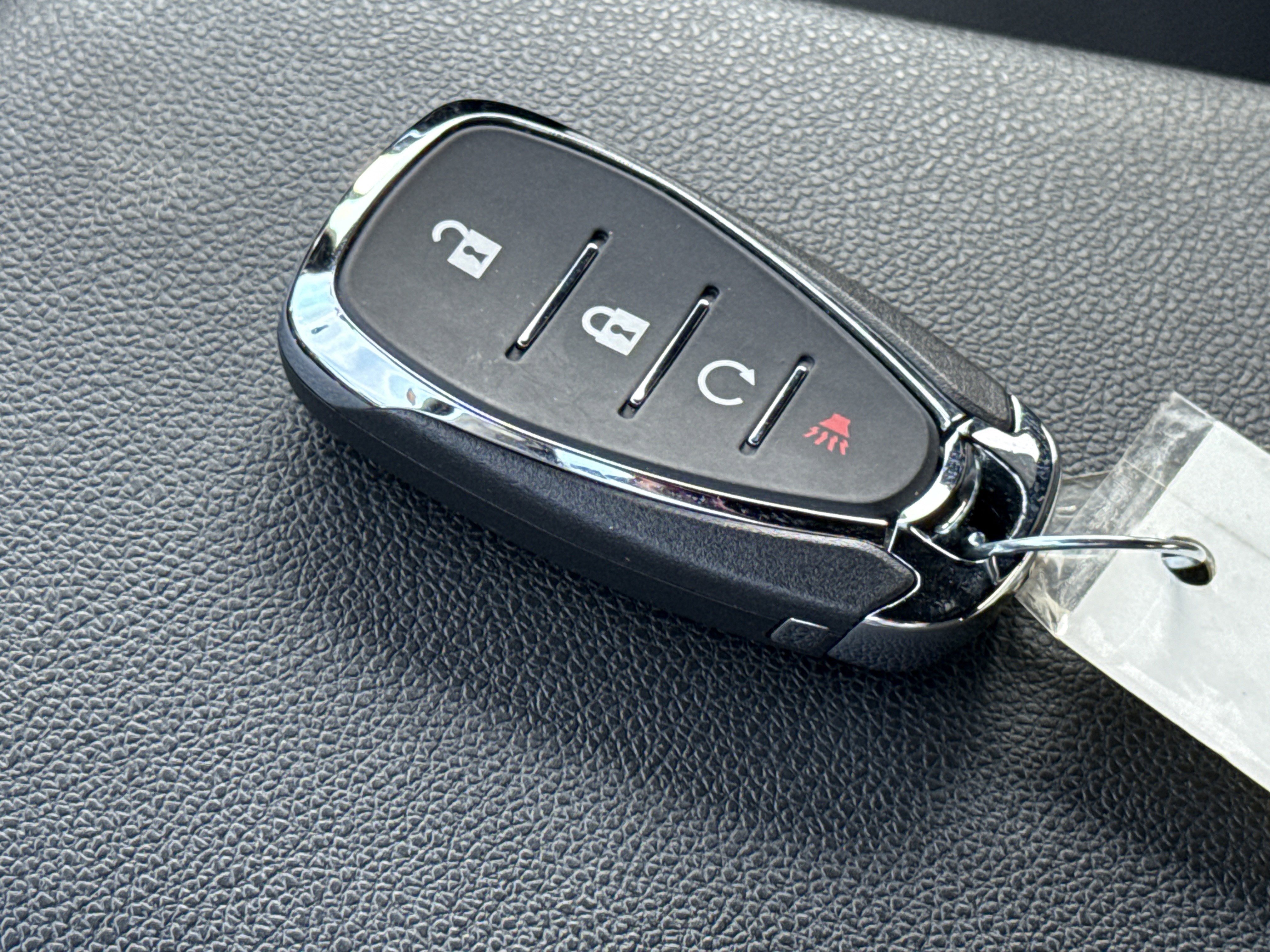 Certified 2025 Chevrolet Trax RS w/ Driver Confidence Package image 2