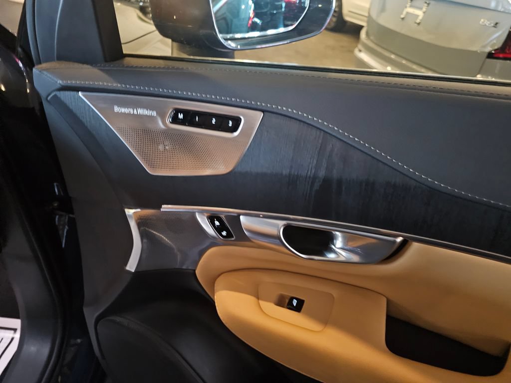 Certified 2024 Volvo XC90 B6 Ultimate AWD/4WD image 11