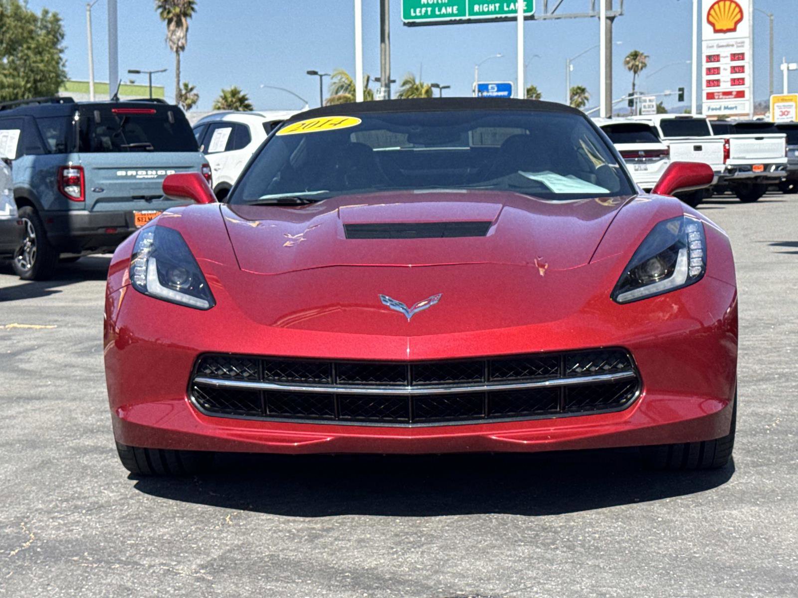 Used 2014 Chevrolet Corvette Stingray Convertible w/ 3LT Preferred Equipment Group RWD image 2