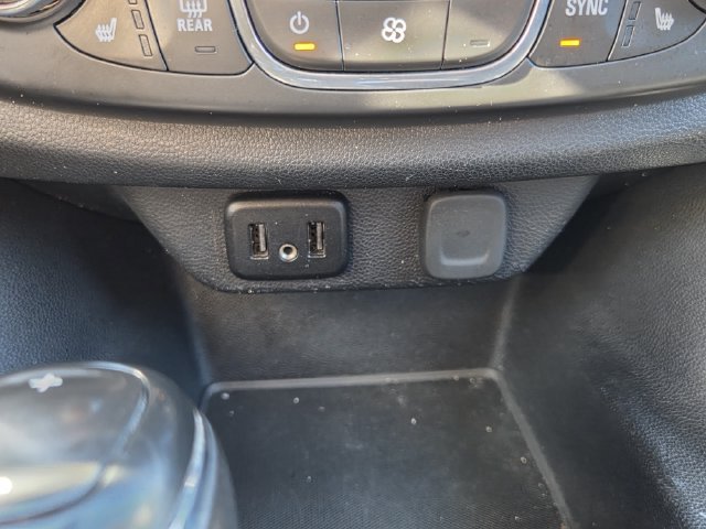 Used 2020 Chevrolet Traverse LT FWD image 33