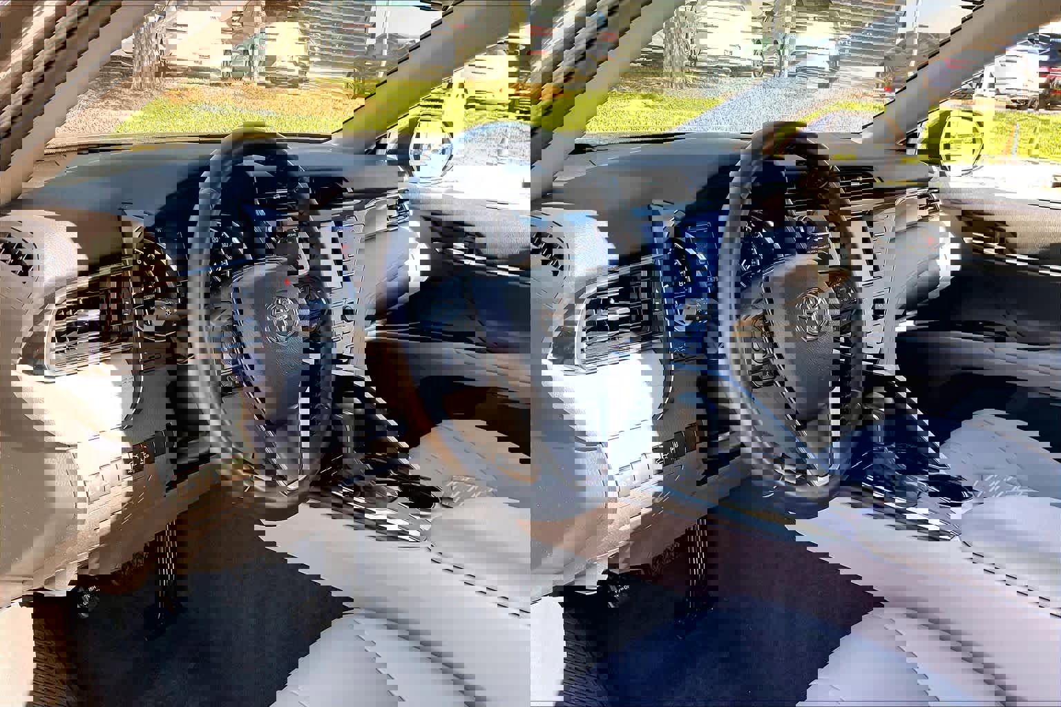 Used 2020 Toyota Camry SE image 15