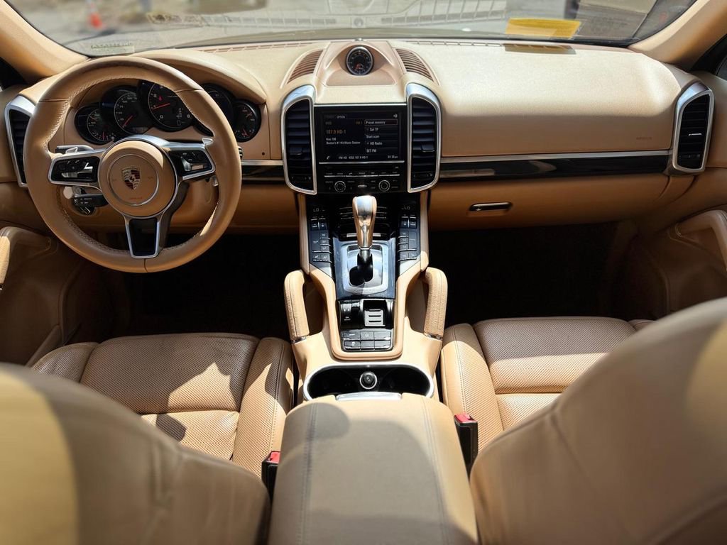 Used 2016 Porsche Cayenne image 11