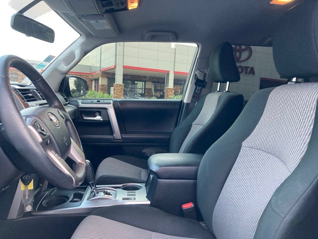 Used 2018 Toyota 4Runner SR5 RWD image 9