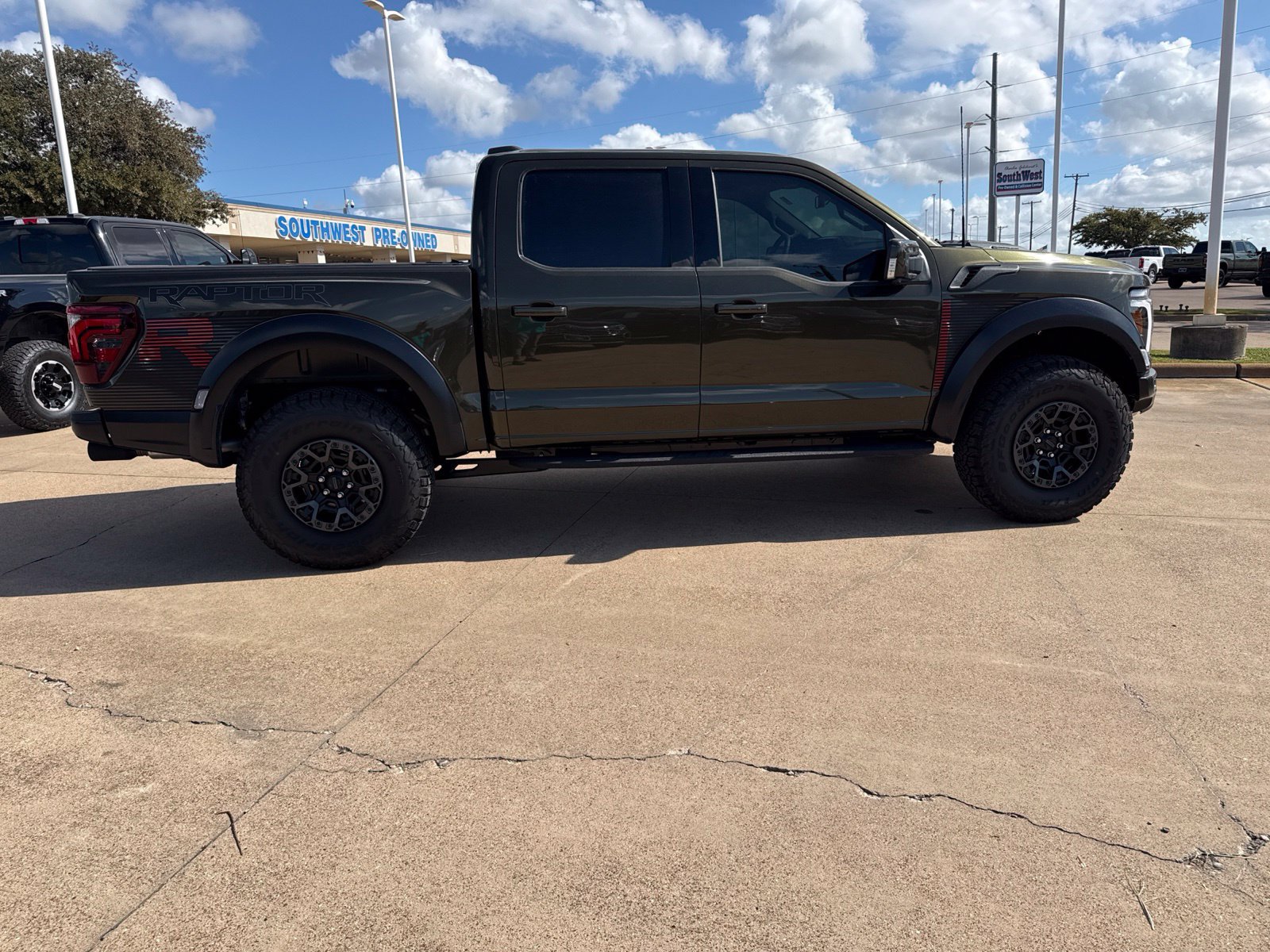 Used 2026 Ford F150 Raptor w/ Equipment Group 803A Raptor R AWD/4WD image 8