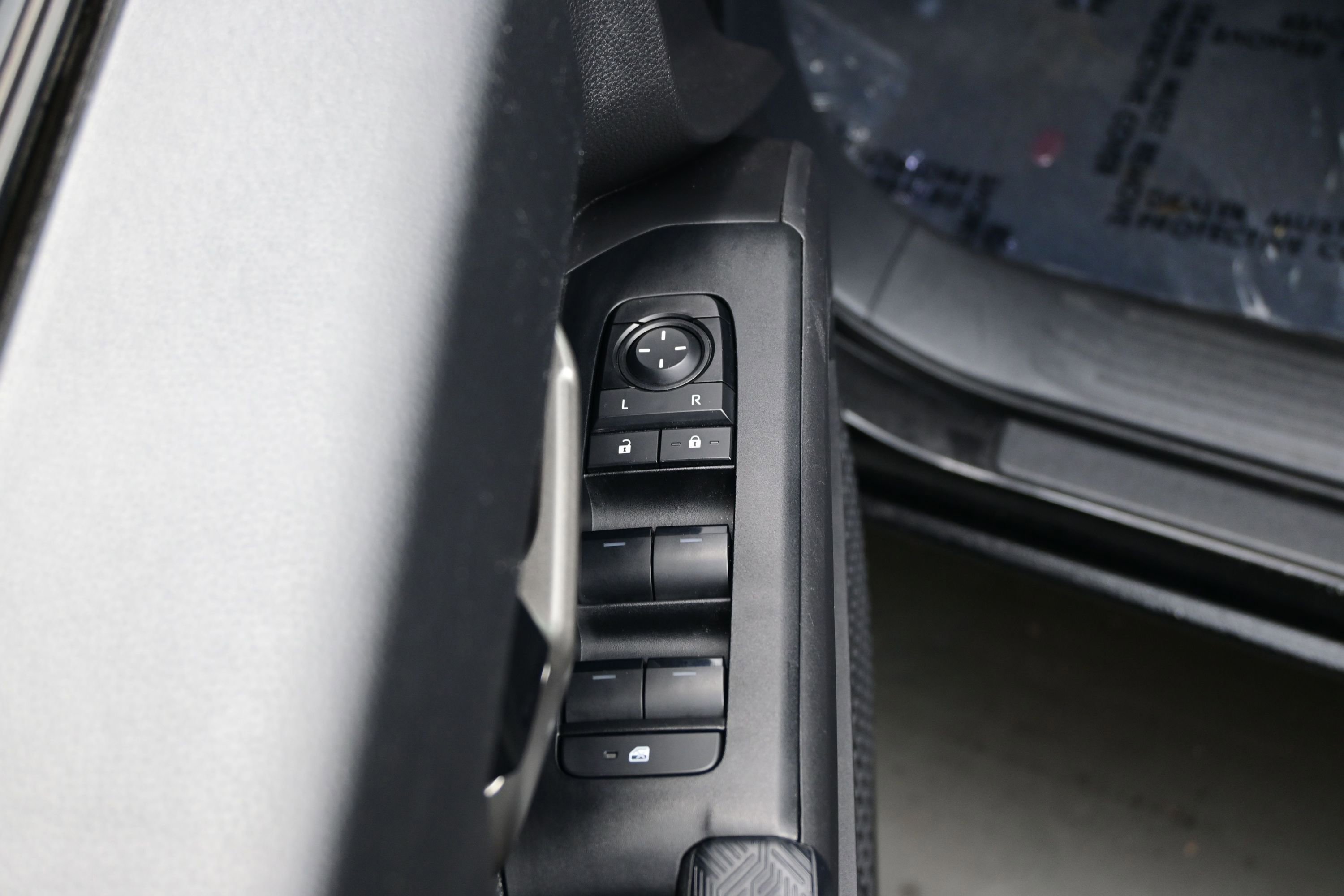 Used 2024 Toyota Tacoma TRD Off-Road AWD/4WD image 10