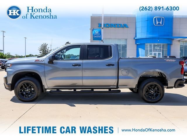 Used 2021 Chevrolet Silverado 1500 LT Trail Boss w/ LPO, Dark Essentials Package AWD/4WD image 2