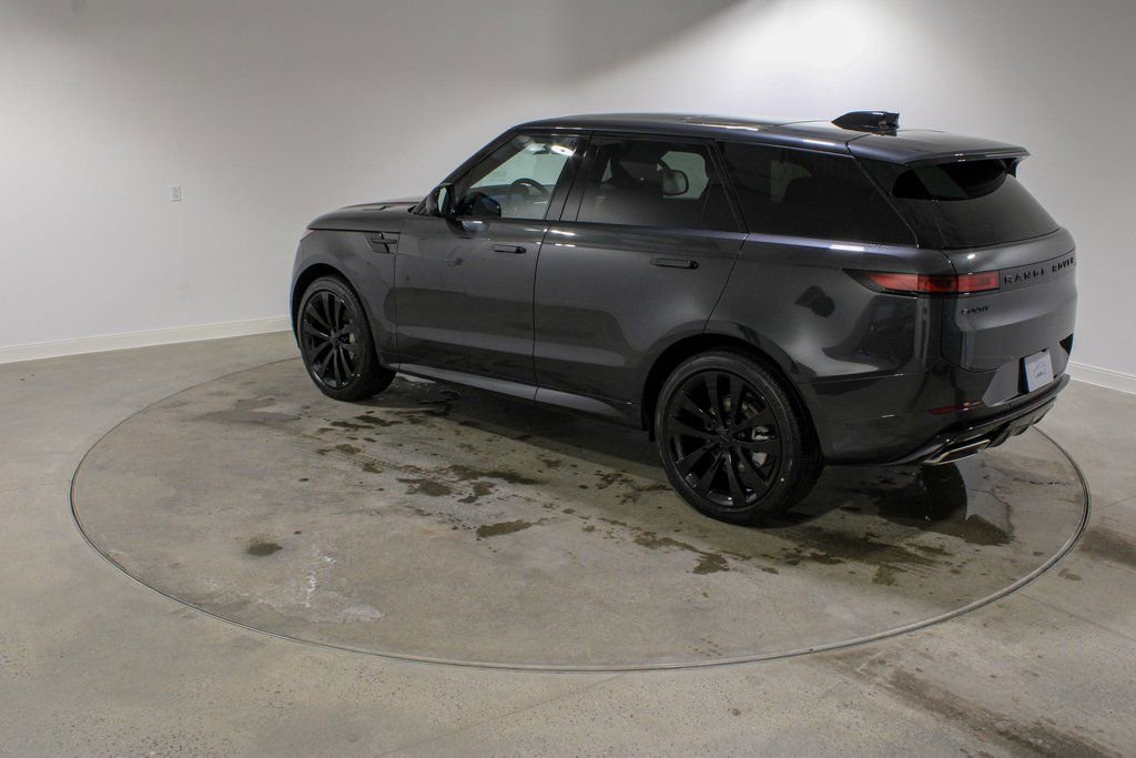 New 2026 Land Rover Range Rover Sport Dynamic SE image 3