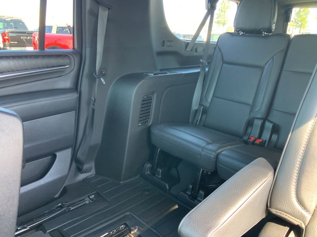 Used 2021 GMC Yukon XL Denali w/ Denali Premium Package image 21