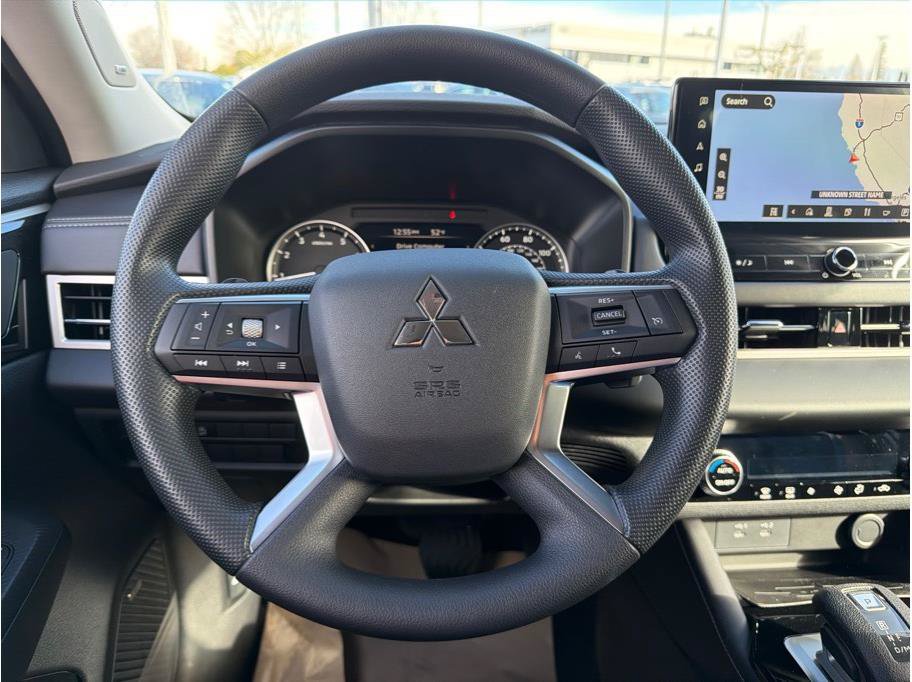 New 2026 Mitsubishi Outlander ES FWD image 14