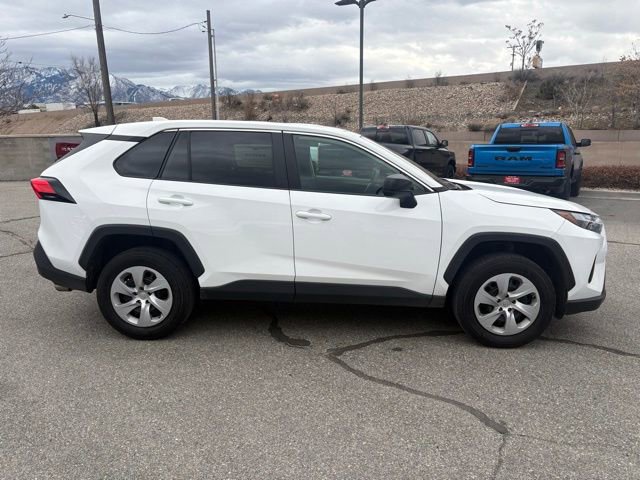 Used 2024 Toyota RAV4 LE AWD/4WD image 6