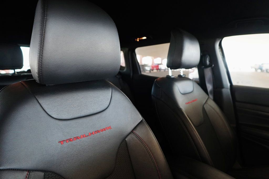 Used 2024 Jeep Compass Trailhawk image 13