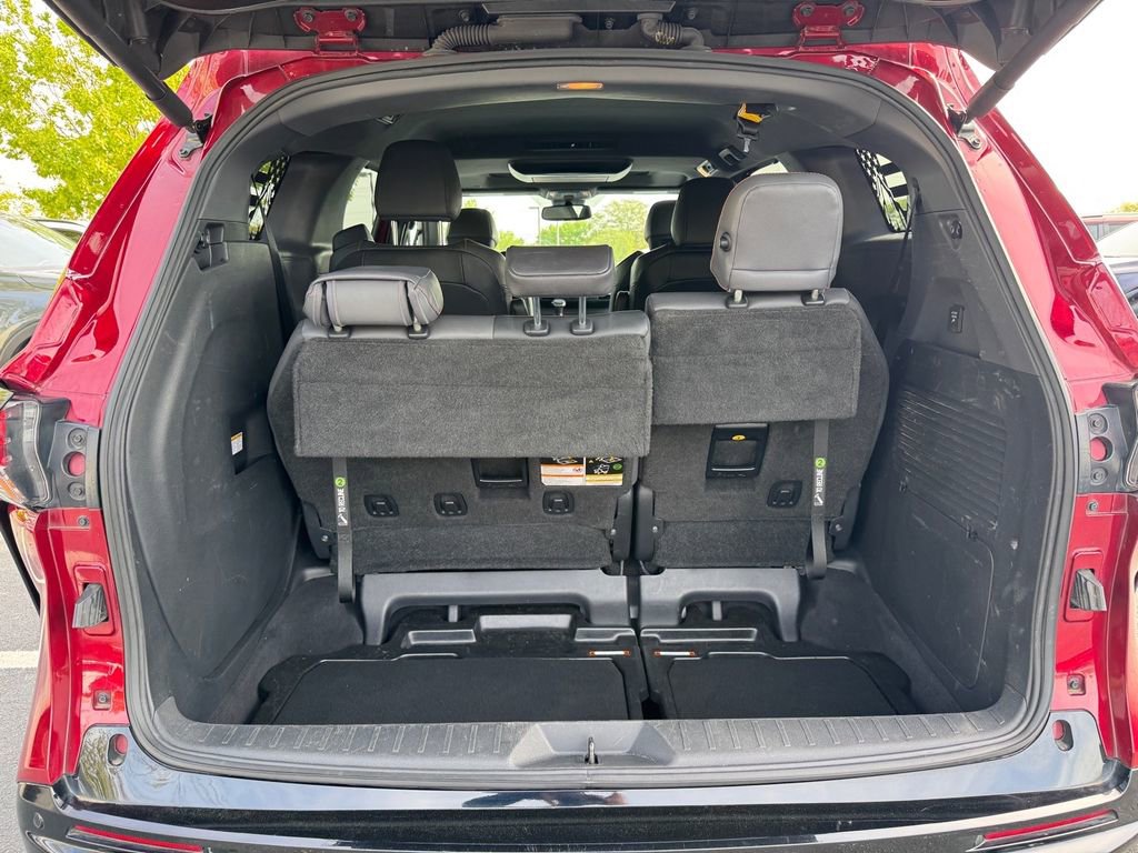 Used 2022 Toyota Sienna XSE image 10