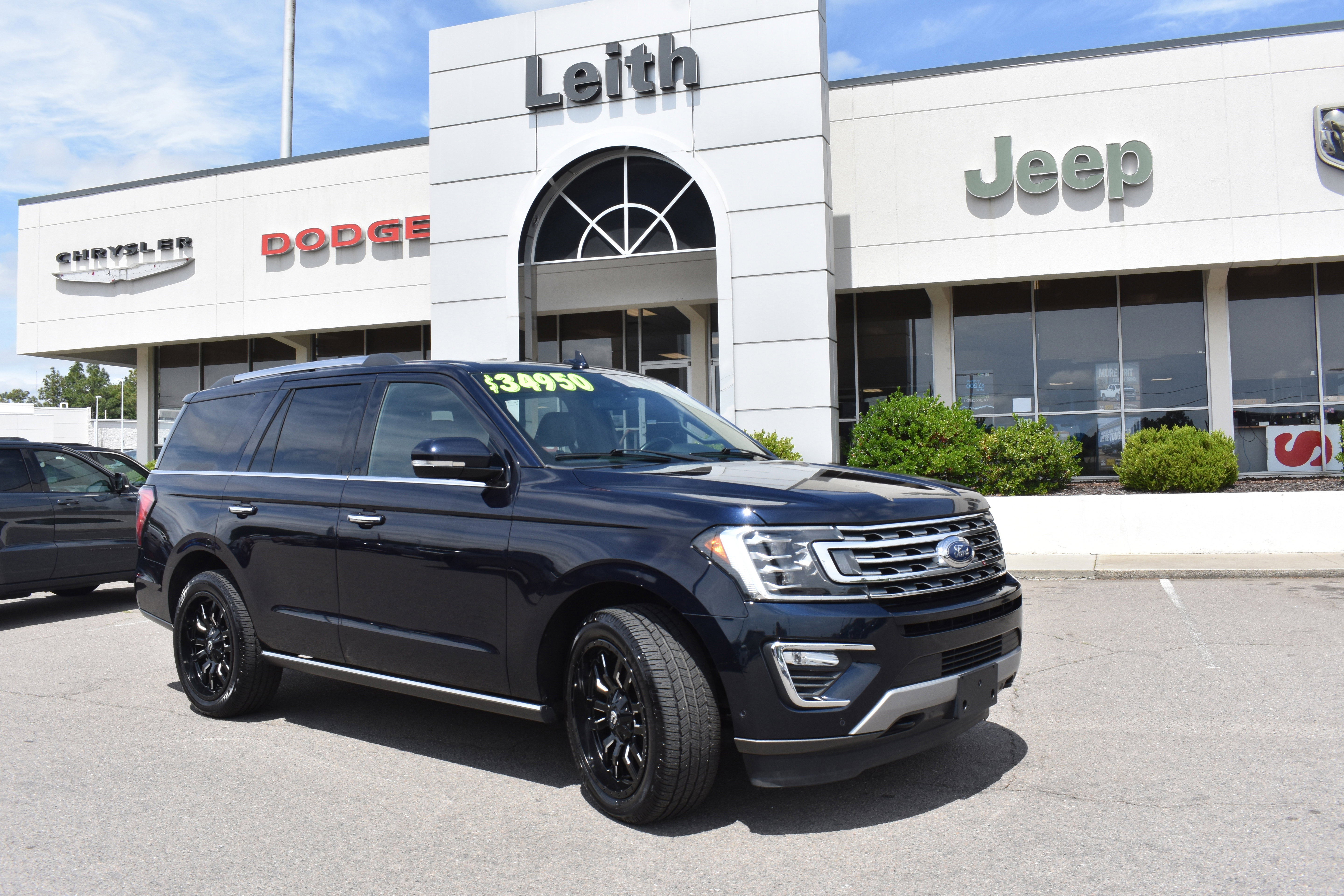 Used 2021 Ford Expedition Limited AWD/4WD image 1