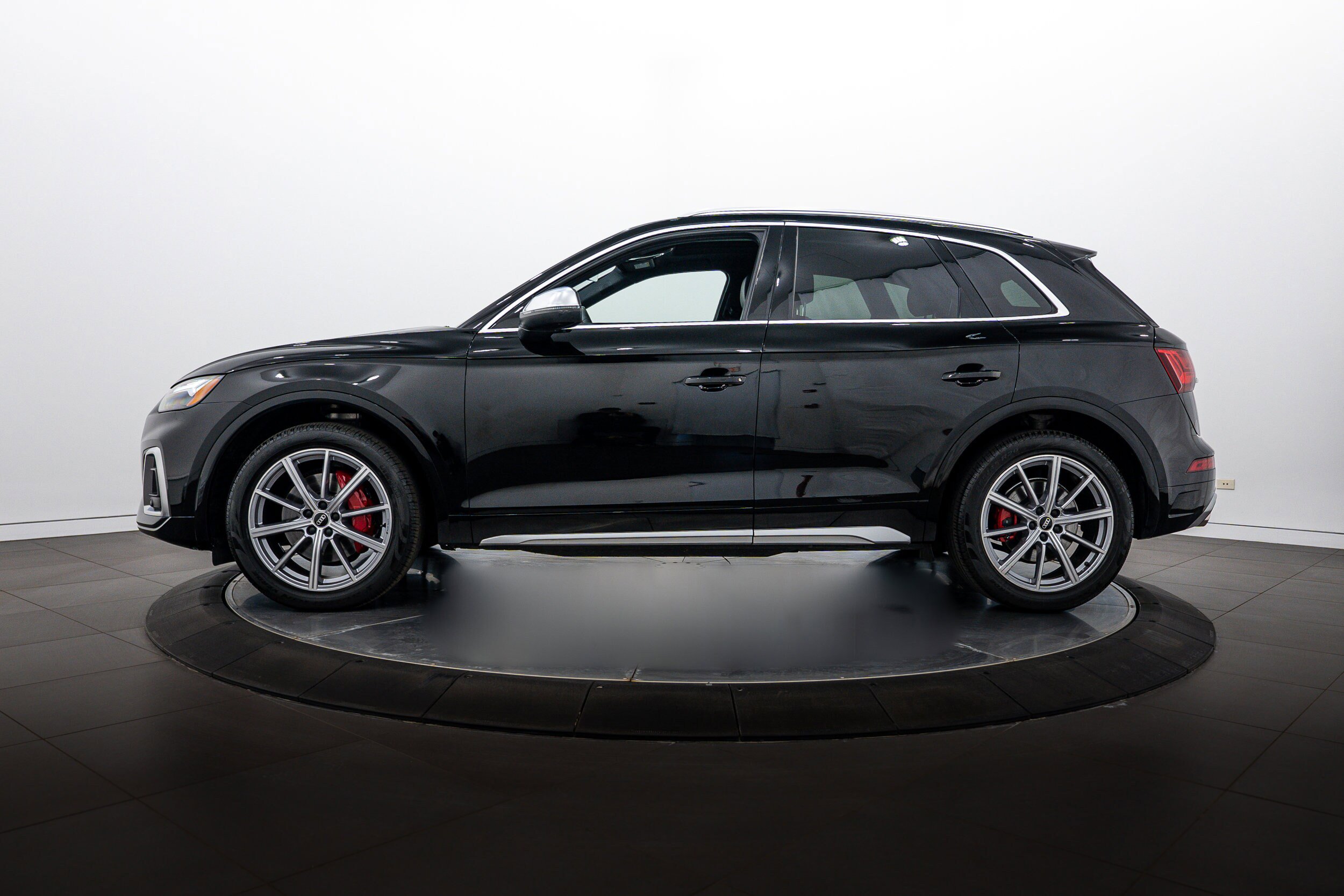 Certified 2023 Audi SQ5 Premium Plus w/ Premium Plus Package image 6