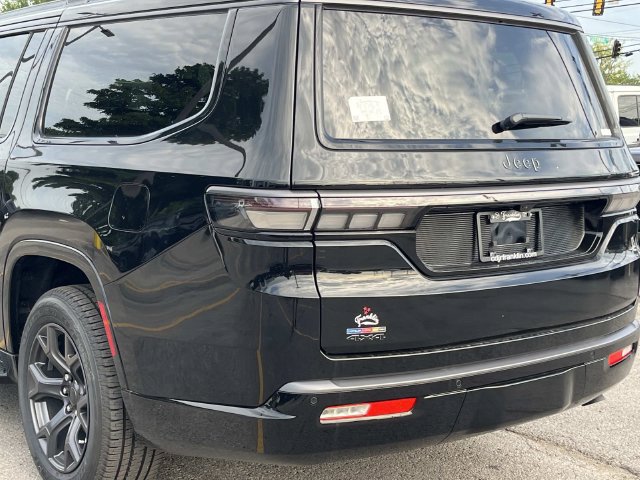 New 2026 Jeep Grand Wagoneer L Limited AWD/4WD image 11