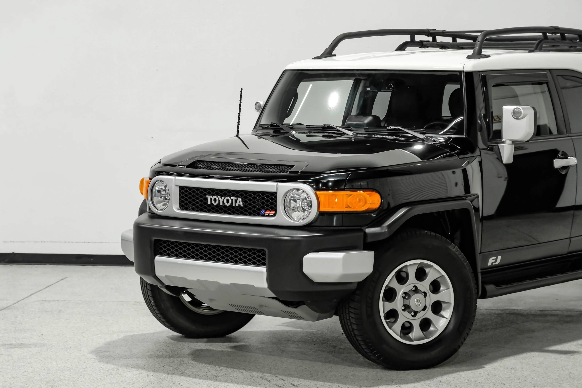 Used 2013 Toyota FJ Cruiser 4WD w/ Upgrade Pkg image 12