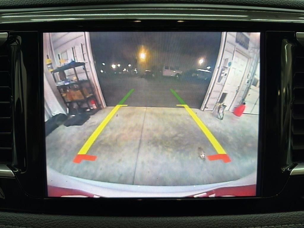 Used 2020 Chrysler Pacifica Limited FWD image 46