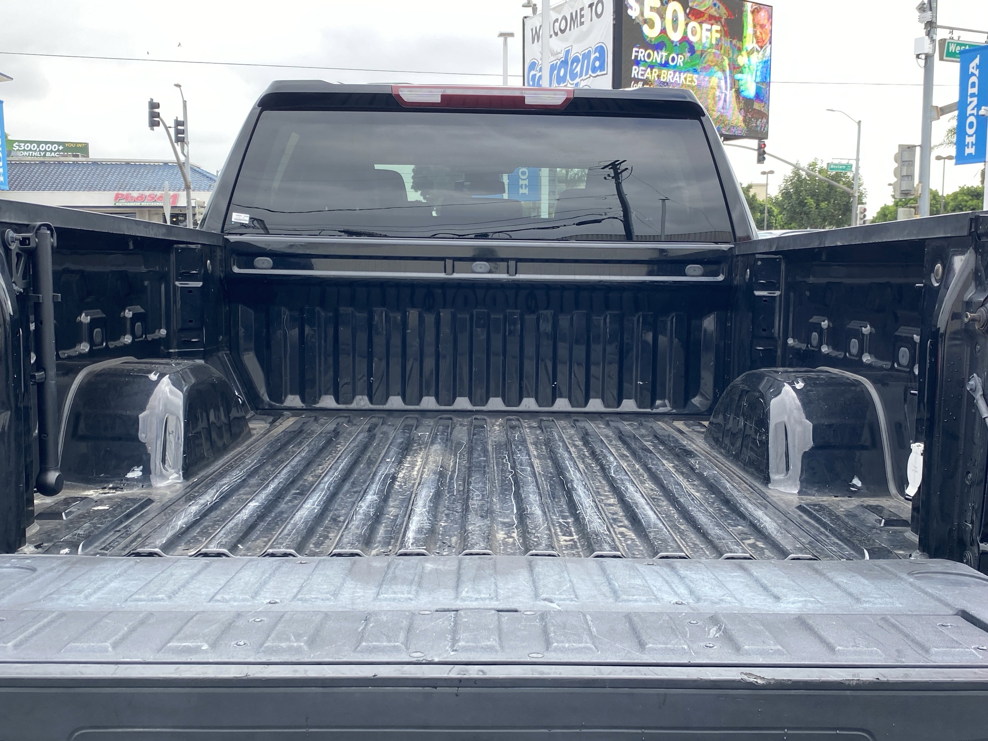 Used 2024 GMC Sierra 1500 SLT image 12