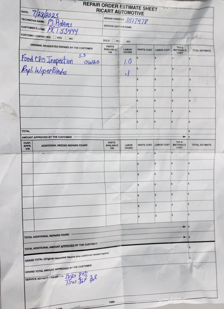 Used 2023 GMC Acadia SLE w/ Driver Convenience Package image 4